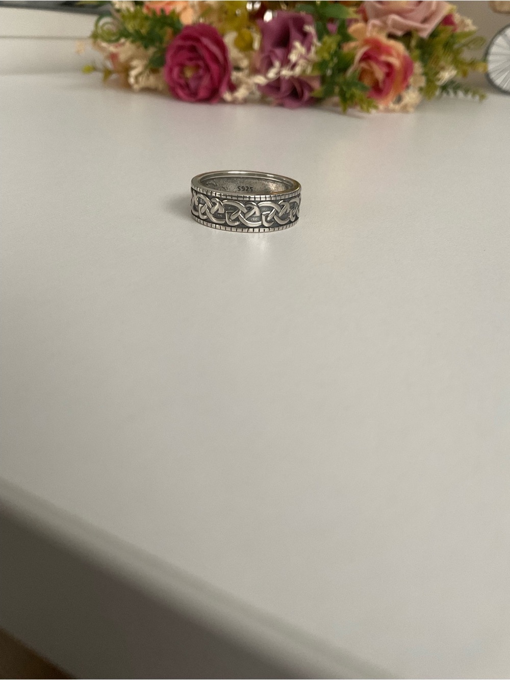 .925 Sterling Silver Celtic Knot Band Ring - Silver - Picture 1 of 1